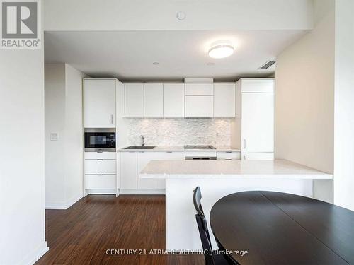 4102 - 21 Widmer Street, Toronto, ON - Indoor Photo Showing Kitchen With Upgraded Kitchen