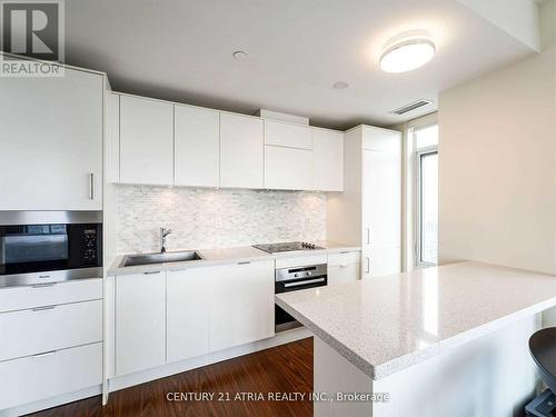 4102 - 21 Widmer Street, Toronto, ON - Indoor Photo Showing Kitchen