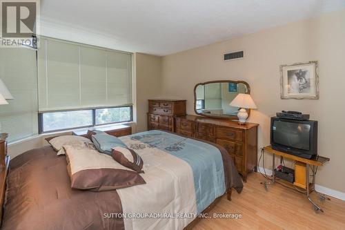 702 - 7601 Bathurst Street, Vaughan, ON - Indoor Photo Showing Bedroom