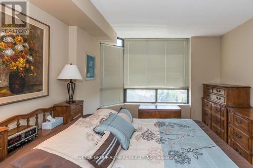 702 - 7601 Bathurst Street, Vaughan, ON - Indoor Photo Showing Bedroom