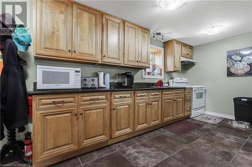 162 Kincardine Street, Priceville, ON - Indoor Photo Showing Kitchen