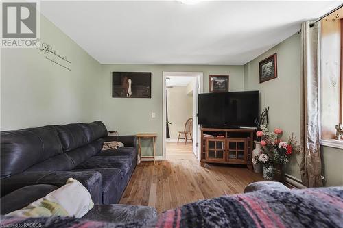 162 Kincardine Street, Priceville, ON - Indoor Photo Showing Living Room