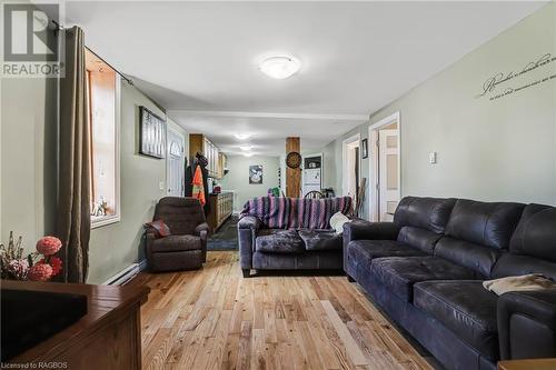 162 Kincardine Street, Priceville, ON - Indoor Photo Showing Living Room