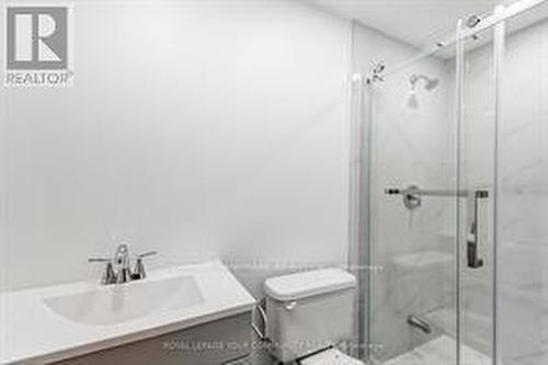 34 Petiole Road, Toronto, ON - Indoor Photo Showing Bathroom