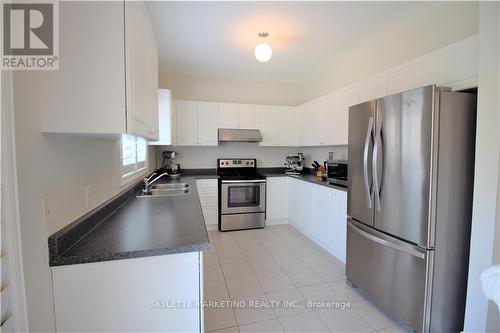 9 Bridgenorth Crescent, Hamilton (Stoney Creek), ON - Indoor Photo Showing Kitchen With Double Sink