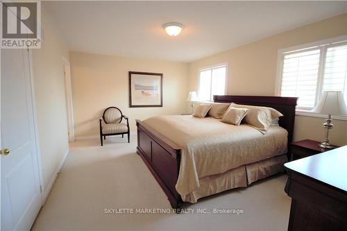 9 Bridgenorth Crescent, Hamilton (Stoney Creek), ON - Indoor Photo Showing Bedroom