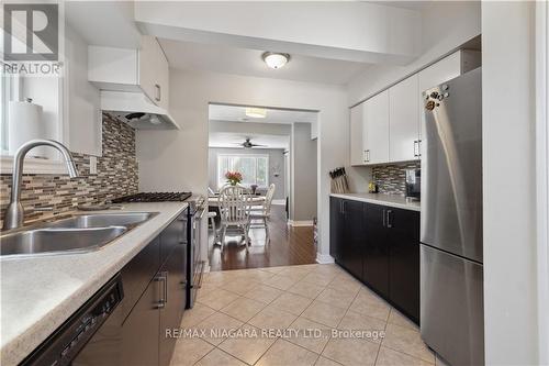 46 Doncaster Boulevard, St. Catharines, ON - Indoor Photo Showing Kitchen With Double Sink