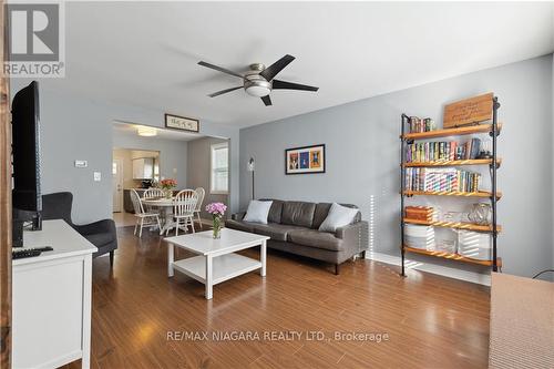 46 Doncaster Boulevard, St. Catharines, ON - Indoor Photo Showing Living Room