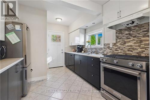 46 Doncaster Boulevard, St. Catharines, ON - Indoor Photo Showing Kitchen