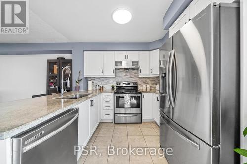 91 Mayland Trail, Hamilton, ON - Indoor Photo Showing Kitchen With Upgraded Kitchen