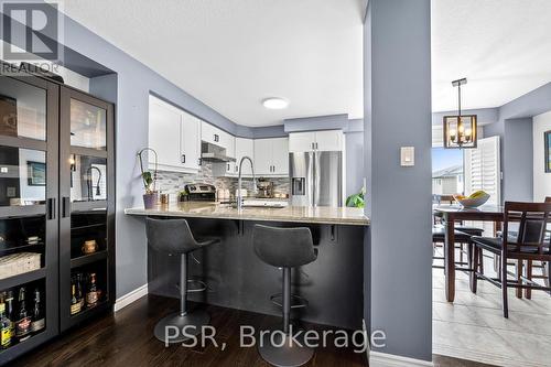 91 Mayland Trail, Hamilton, ON - Indoor Photo Showing Kitchen With Upgraded Kitchen