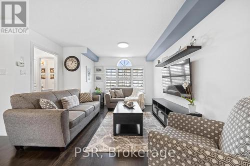 91 Mayland Trail, Hamilton (Stoney Creek), ON - Indoor Photo Showing Living Room