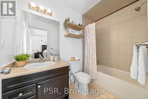 91 Mayland Trail, Hamilton (Stoney Creek), ON - Indoor Photo Showing Bathroom