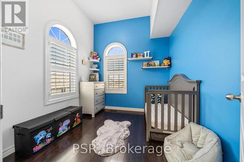 91 Mayland Trail, Hamilton, ON - Indoor Photo Showing Bedroom