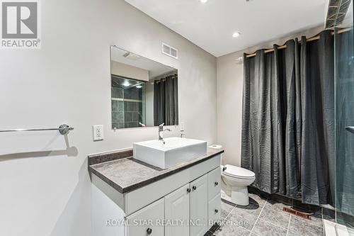 34 Devere Drive, Guelph, ON - Indoor Photo Showing Bathroom