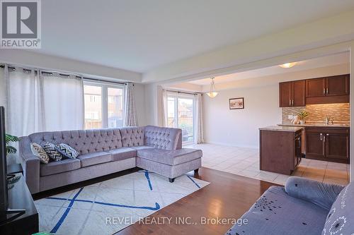 7732 Shaw Street, Niagara Falls, ON - Indoor Photo Showing Living Room