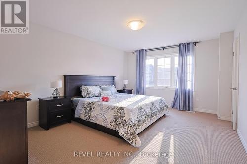 7732 Shaw Street, Niagara Falls, ON - Indoor Photo Showing Bedroom