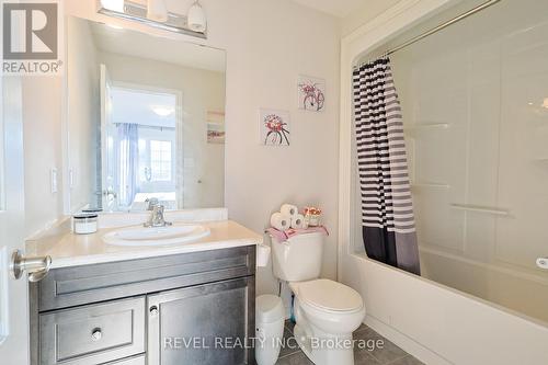 7732 Shaw Street, Niagara Falls, ON - Indoor Photo Showing Bathroom