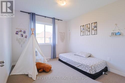 7732 Shaw Street, Niagara Falls, ON - Indoor Photo Showing Bedroom