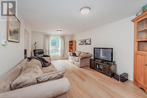 53 Thompson Drive, Guelph, ON - Indoor Photo Showing Living Room