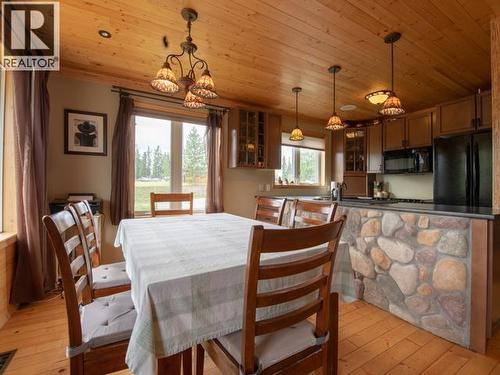 17 Jackson Avenue, Teslin, YT - Indoor Photo Showing Dining Room