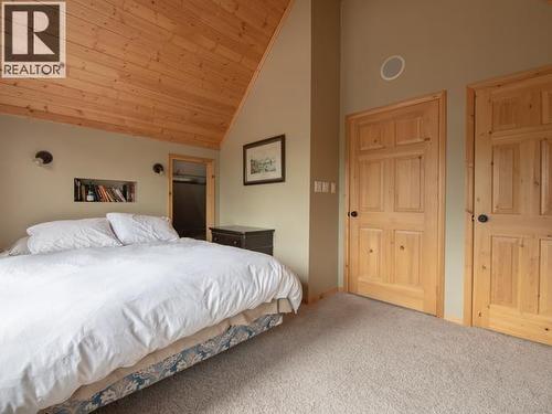 17 Jackson Avenue, Teslin, YT - Indoor Photo Showing Bedroom