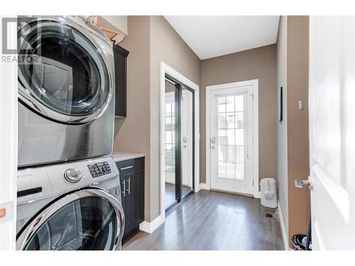 328 Providence Avenue Unit# 10, Kelowna, BC - Indoor Photo Showing Laundry Room