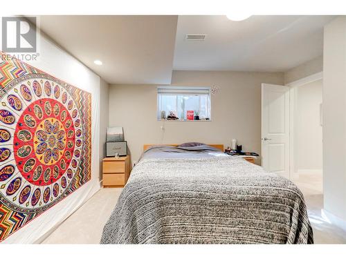 328 Providence Avenue Unit# 10, Kelowna, BC - Indoor Photo Showing Bedroom