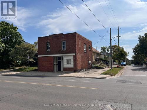 1267 Dundas Street, London, ON - Outdoor