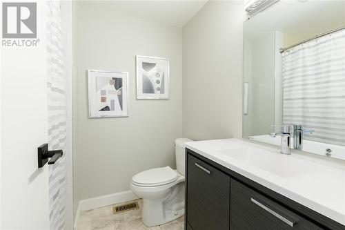 215 Trudeau Drive Unit# 69, Sarnia, ON - Indoor Photo Showing Bathroom