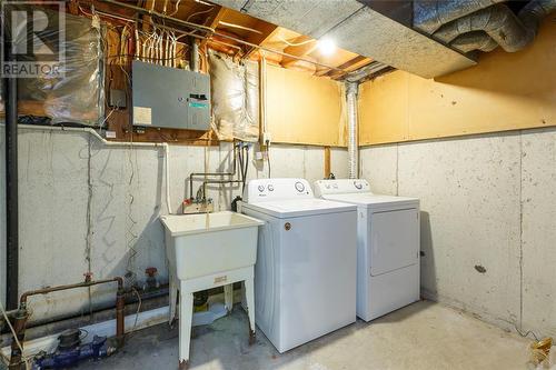 215 Trudeau Drive Unit# 69, Sarnia, ON - Indoor Photo Showing Laundry Room