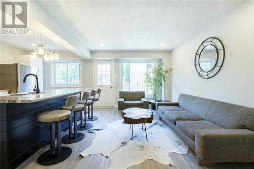 215 Trudeau Drive Unit# 69, Sarnia, ON - Indoor Photo Showing Living Room