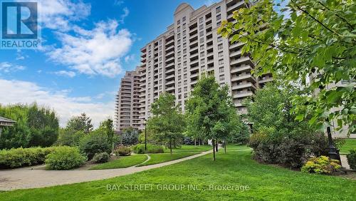 915 - 9245 Jane Street, Vaughan, ON - Outdoor With Facade