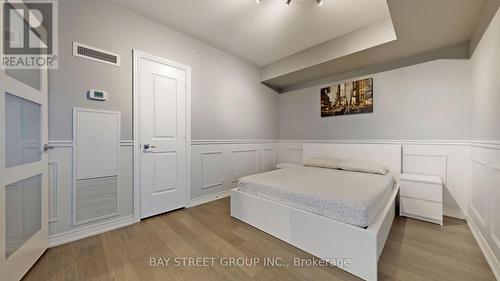 915 - 9245 Jane Street, Vaughan, ON - Indoor Photo Showing Bedroom