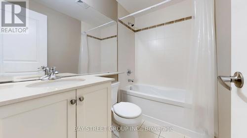 915 - 9245 Jane Street, Vaughan, ON - Indoor Photo Showing Bathroom