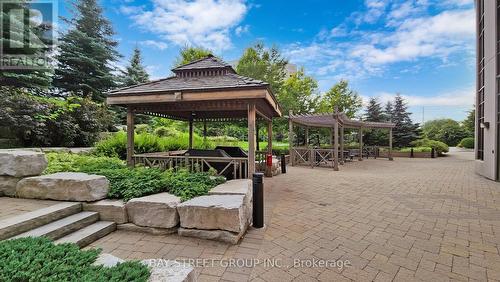 915 - 9245 Jane Street, Vaughan, ON - Outdoor