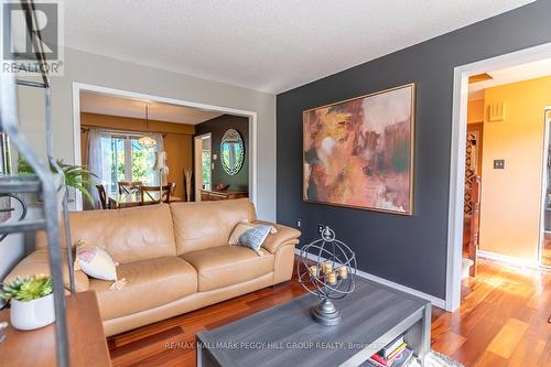 34 Ward Drive, Barrie (Painswick North), ON - Indoor Photo Showing Living Room