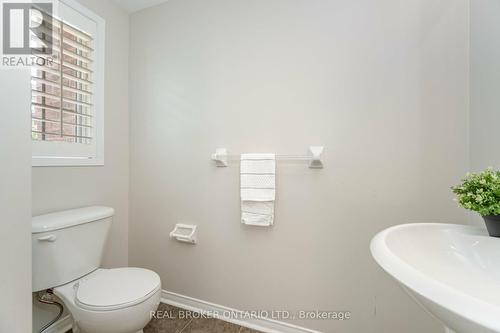 3137 Eclipse Avenue, Mississauga, ON - Indoor Photo Showing Bathroom