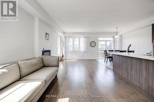 Upper - 2 Augustus Terrace, Toronto (Islington-City Centre West), ON - Indoor Photo Showing Living Room