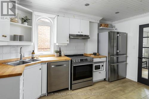 263 Franklin Avenue, Toronto (Dovercourt-Wallace Emerson-Junction), ON - Indoor Photo Showing Kitchen With Double Sink