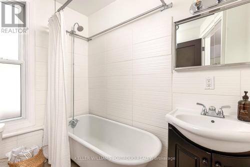 263 Franklin Avenue, Toronto (Dovercourt-Wallace Emerson-Junction), ON - Indoor Photo Showing Bathroom