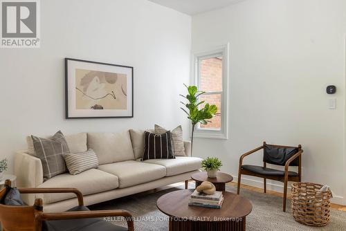 263 Franklin Avenue, Toronto (Dovercourt-Wallace Emerson-Junction), ON - Indoor Photo Showing Living Room