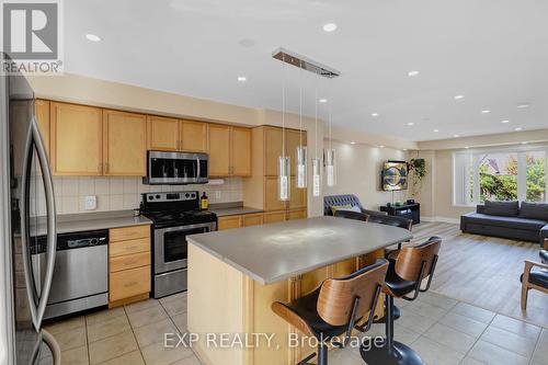 1 - 3010 Erin Centre Boulevard, Mississauga, ON - Indoor Photo Showing Kitchen