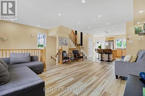 1 - 3010 Erin Centre Boulevard, Mississauga, ON - Indoor Photo Showing Living Room