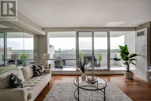 Ph2012 - 250 Scarlett Road, Toronto (Rockcliffe-Smythe), ON - Indoor Photo Showing Living Room