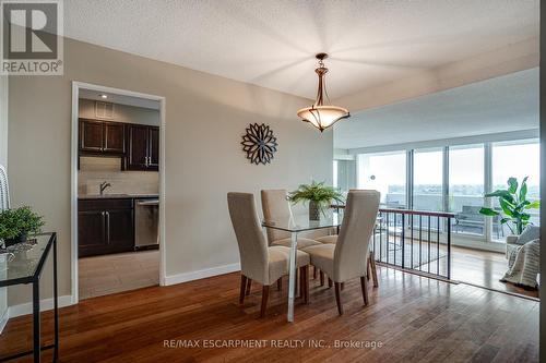 Ph2012 - 250 Scarlett Road, Toronto (Rockcliffe-Smythe), ON - Indoor Photo Showing Dining Room