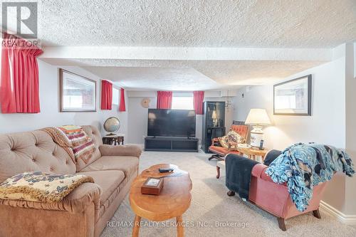 61 Rosedale Avenue W, Brampton, ON - Indoor Photo Showing Living Room