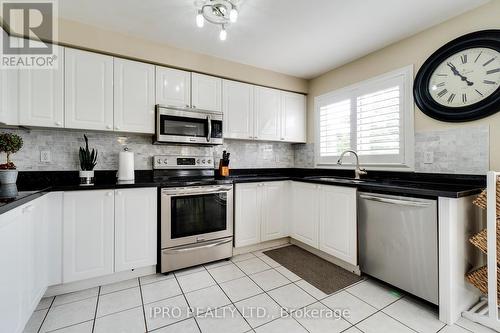 2518 Carberry Way, Oakville (West Oak Trails), ON - Indoor Photo Showing Kitchen With Stainless Steel Kitchen With Upgraded Kitchen