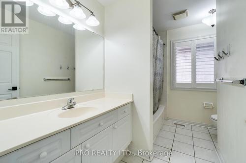 2518 Carberry Way, Oakville (West Oak Trails), ON - Indoor Photo Showing Bathroom