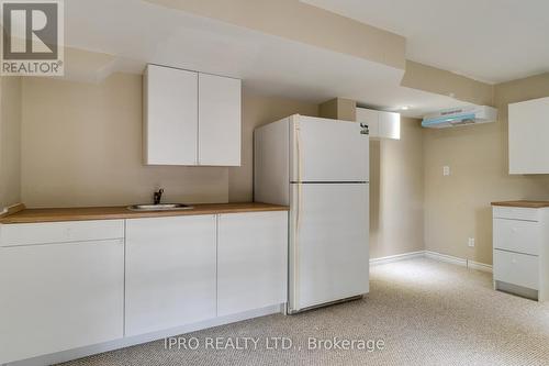 2518 Carberry Way, Oakville (West Oak Trails), ON - Indoor Photo Showing Kitchen